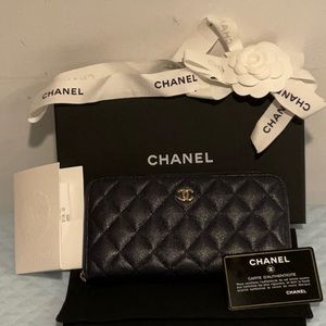 Authentic CHANEL Navy Blue Caviar Skin L-Gusset Zippy Long Wallet